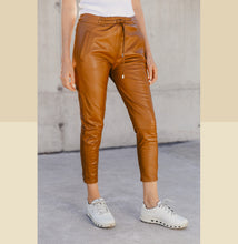 Charger l&#39;image dans la galerie, BRISA Pantalon camel
