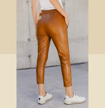 Charger l&#39;image dans la galerie, BRISA Pantalon camel
