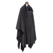 Charger l&#39;image dans la galerie, OH LA LA! noir Poncho ou Cape d&#39;hiver
